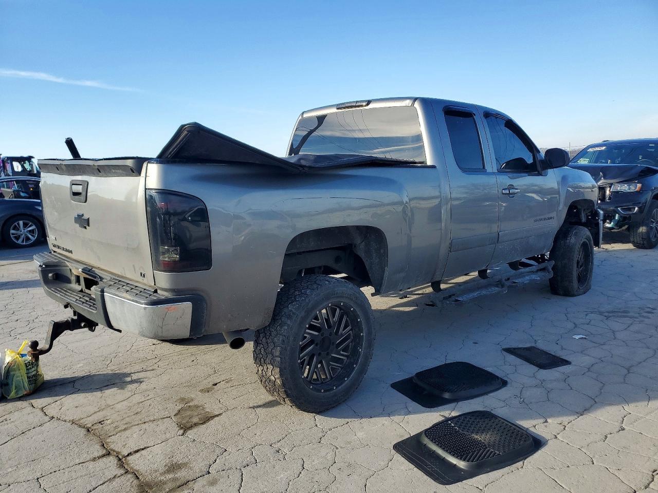2007 CHEVROLET SILVERADO K1500 photo 3