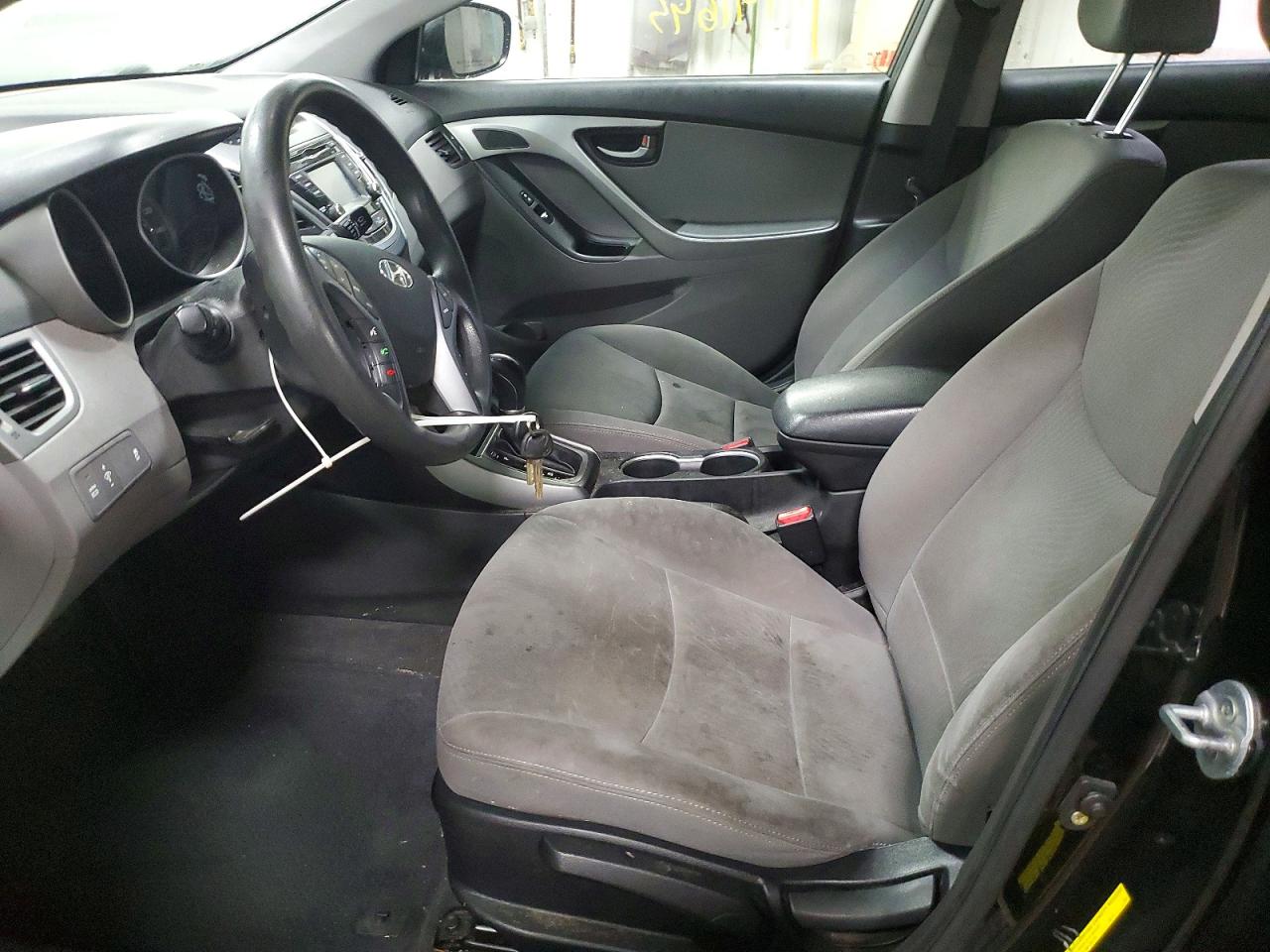2015 HYUNDAI ELANTRA SE photo 7