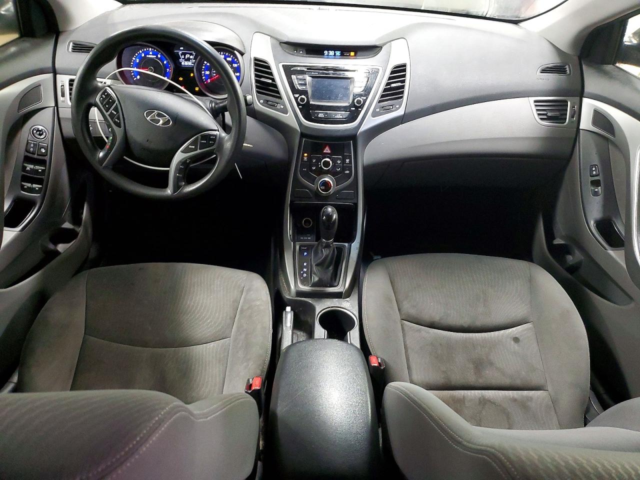2015 HYUNDAI ELANTRA SE photo 8