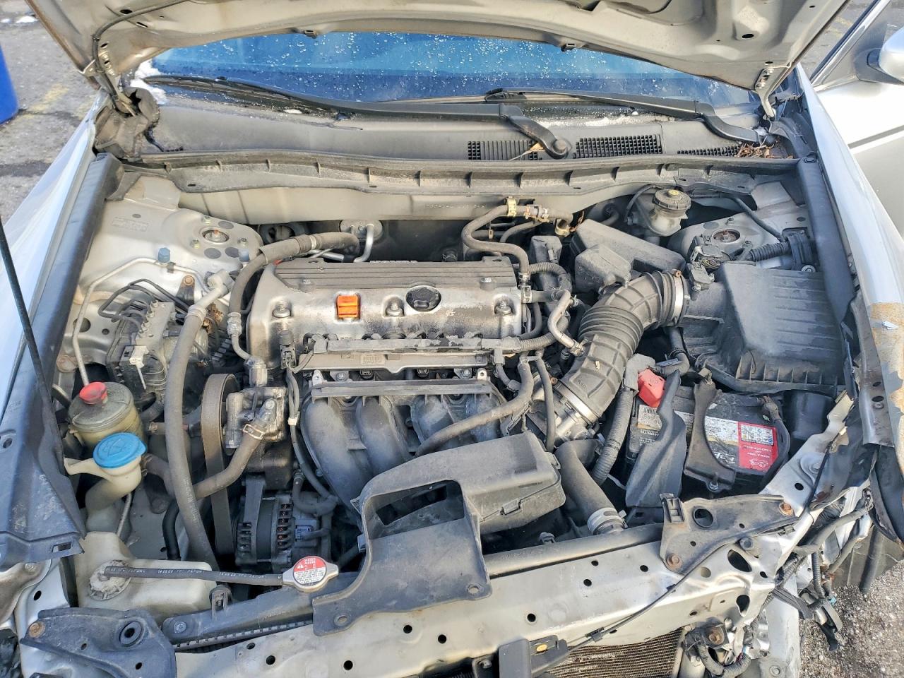 2010 HONDA ACCORD LXP photo 11