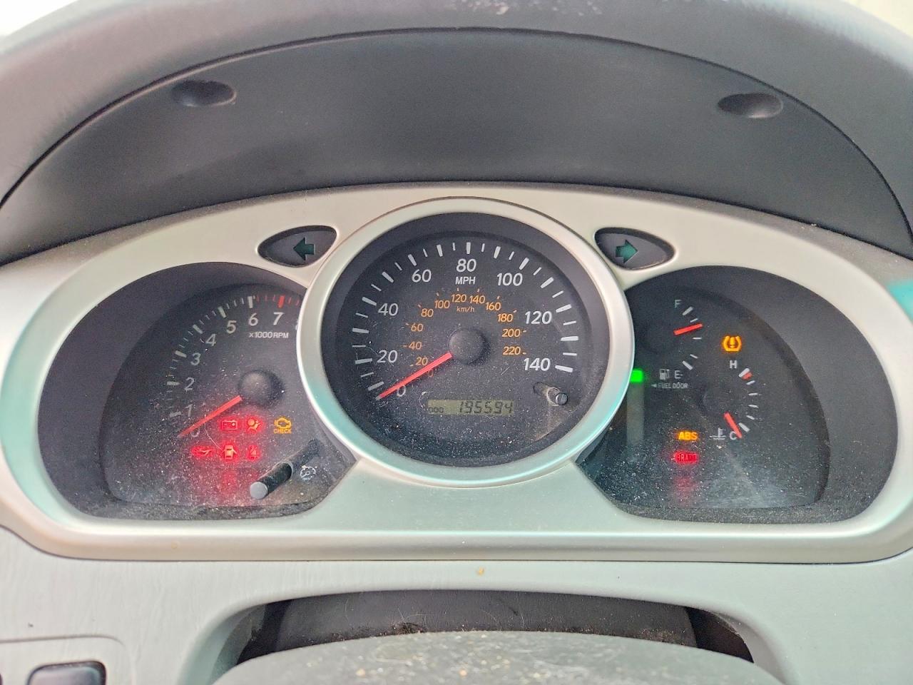 2005 TOYOTA HIGHLANDER photo 9