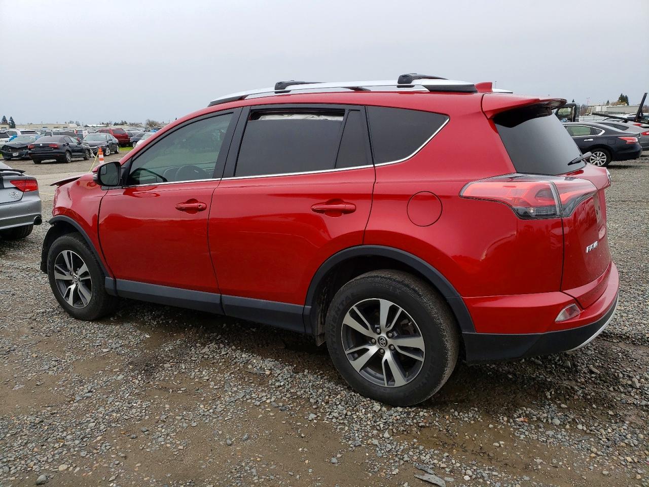 2016 TOYOTA RAV4 XLE photo 2