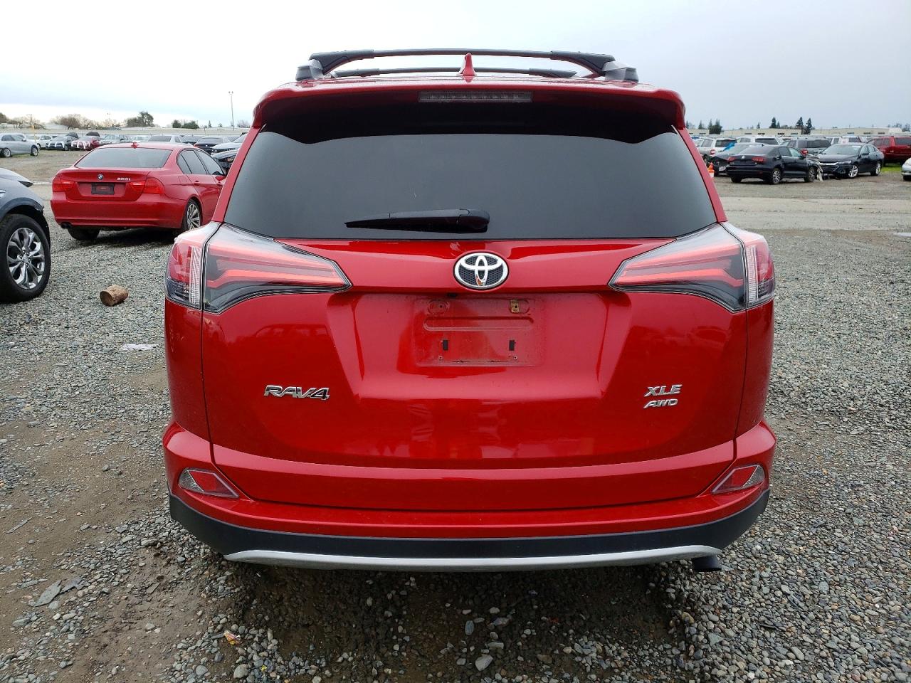 2016 TOYOTA RAV4 XLE photo 6