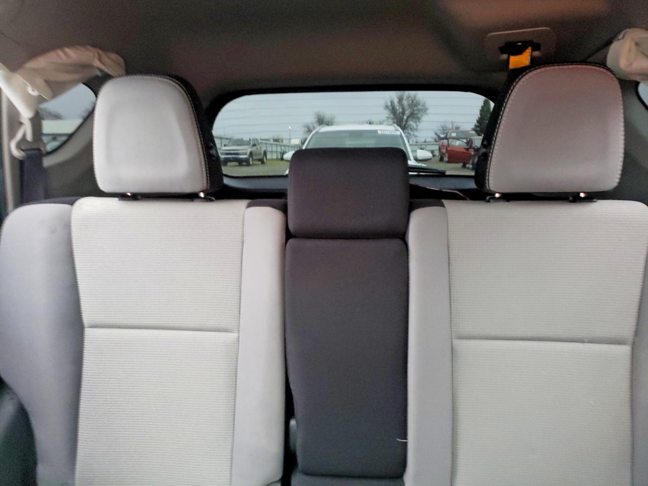 2016 TOYOTA RAV4 XLE photo 10