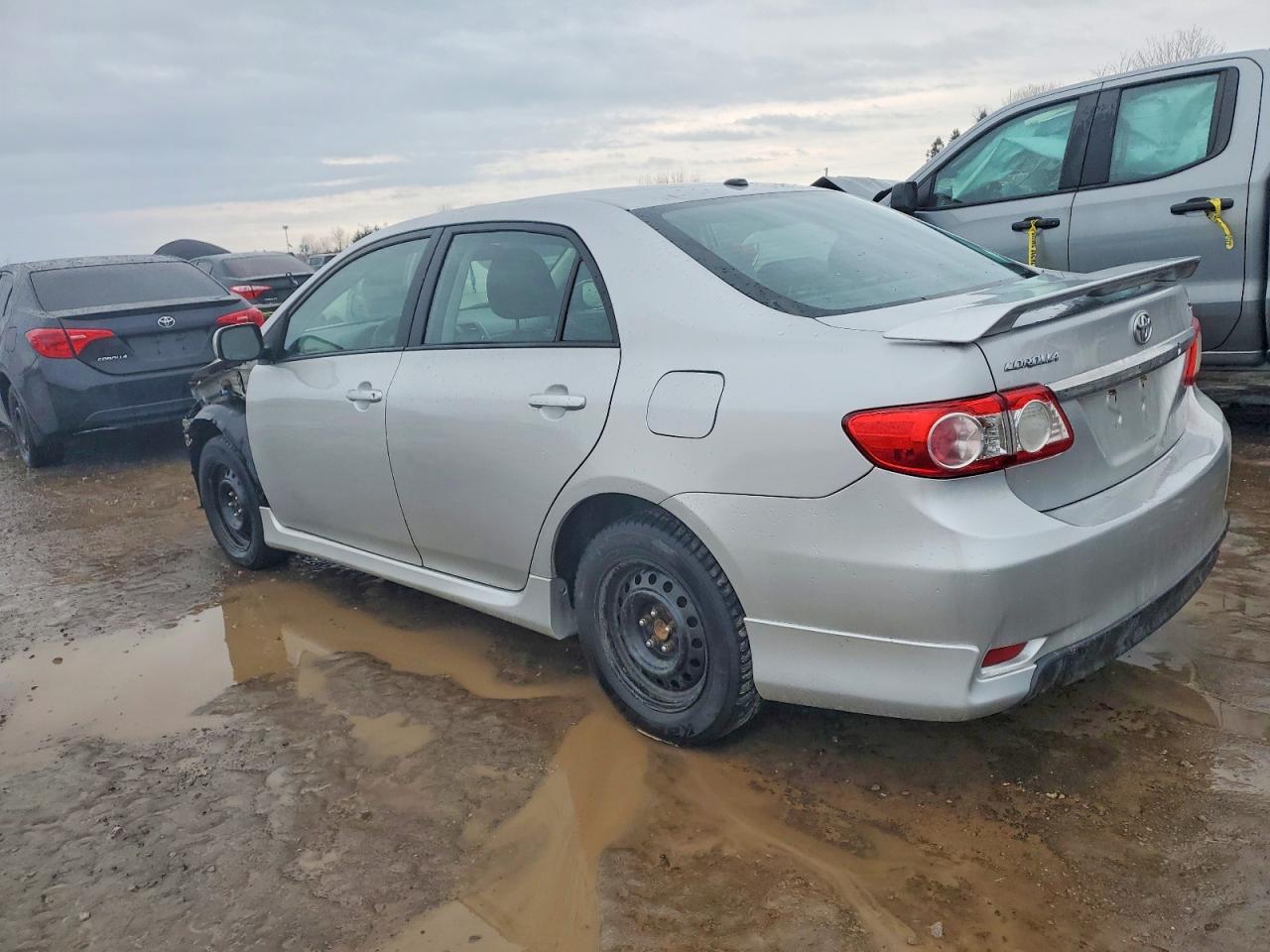 2011 TOYOTA COROLLA BASE photo 2