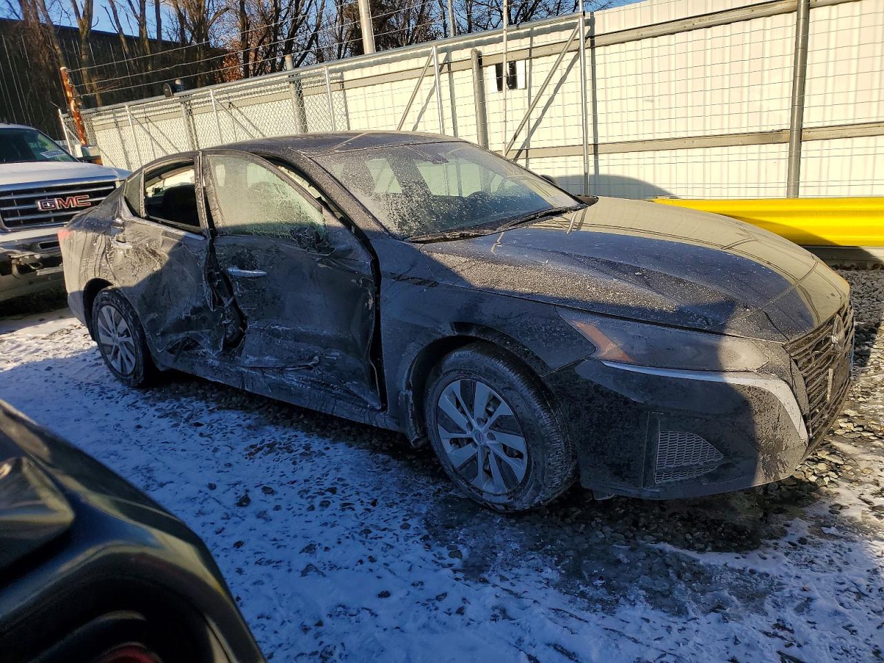 2025 NISSAN ALTIMA S photo 4