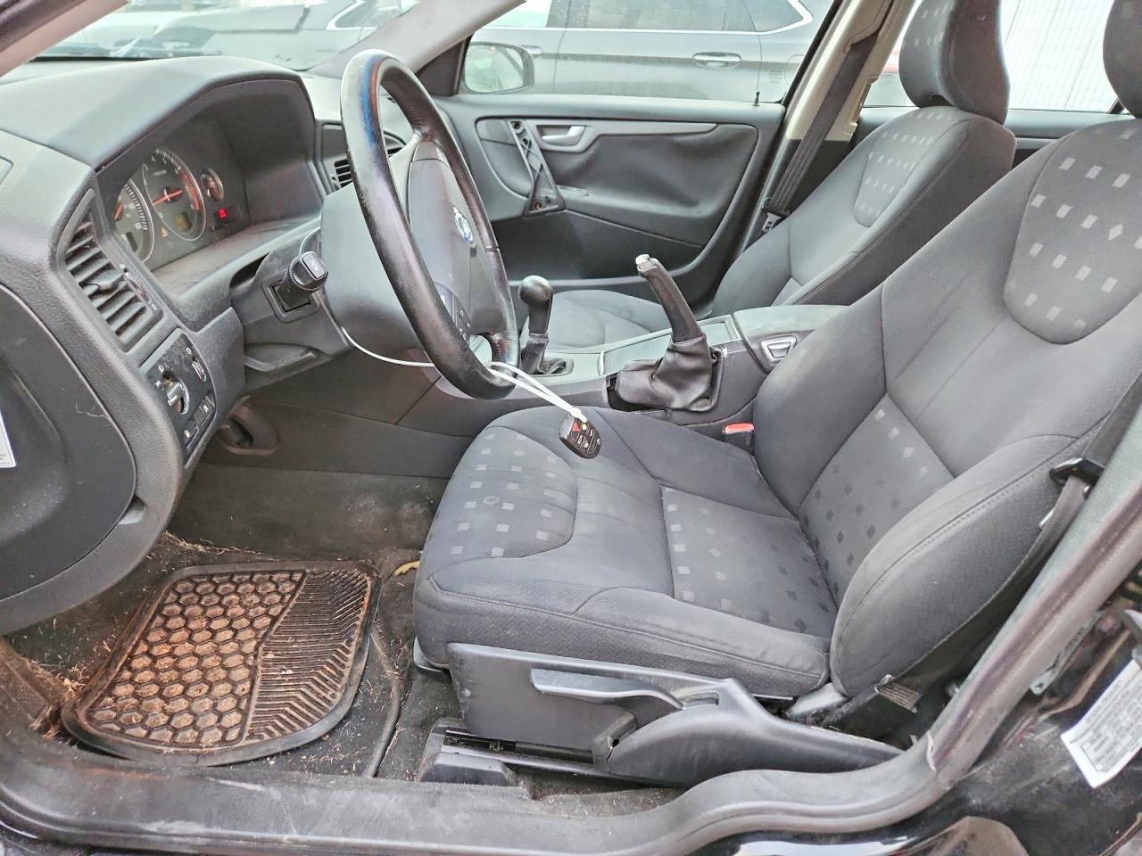 2005 VOLVO S60 photo 7