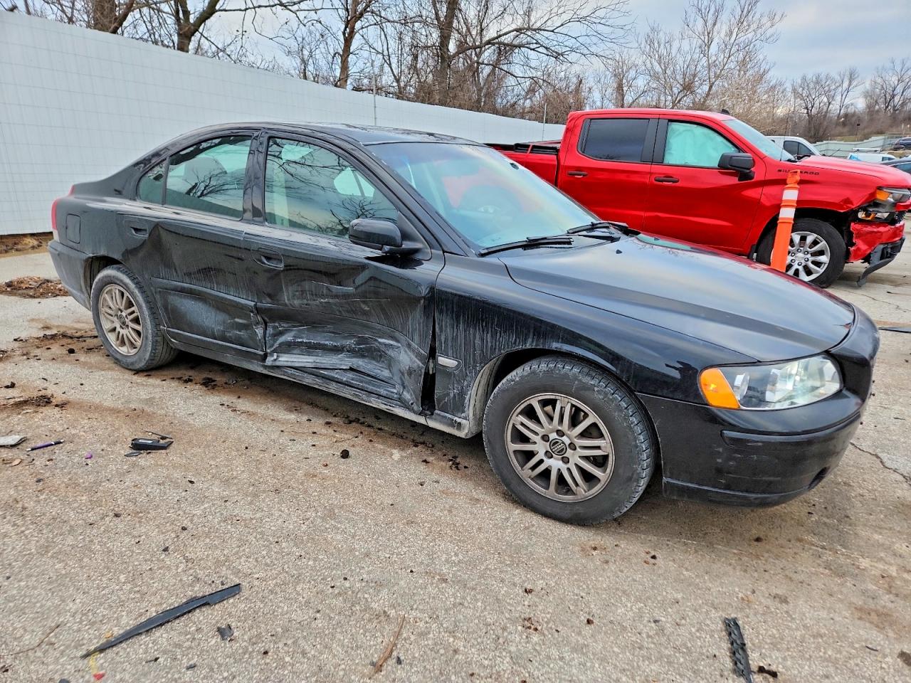 2005 VOLVO S60 photo 4