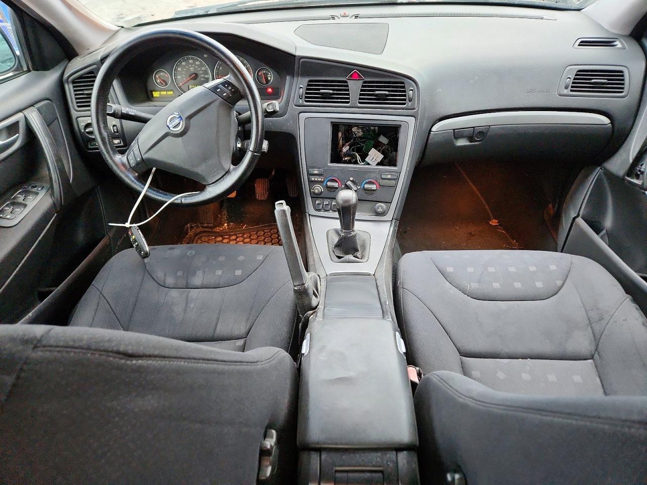 2005 VOLVO S60 photo 8