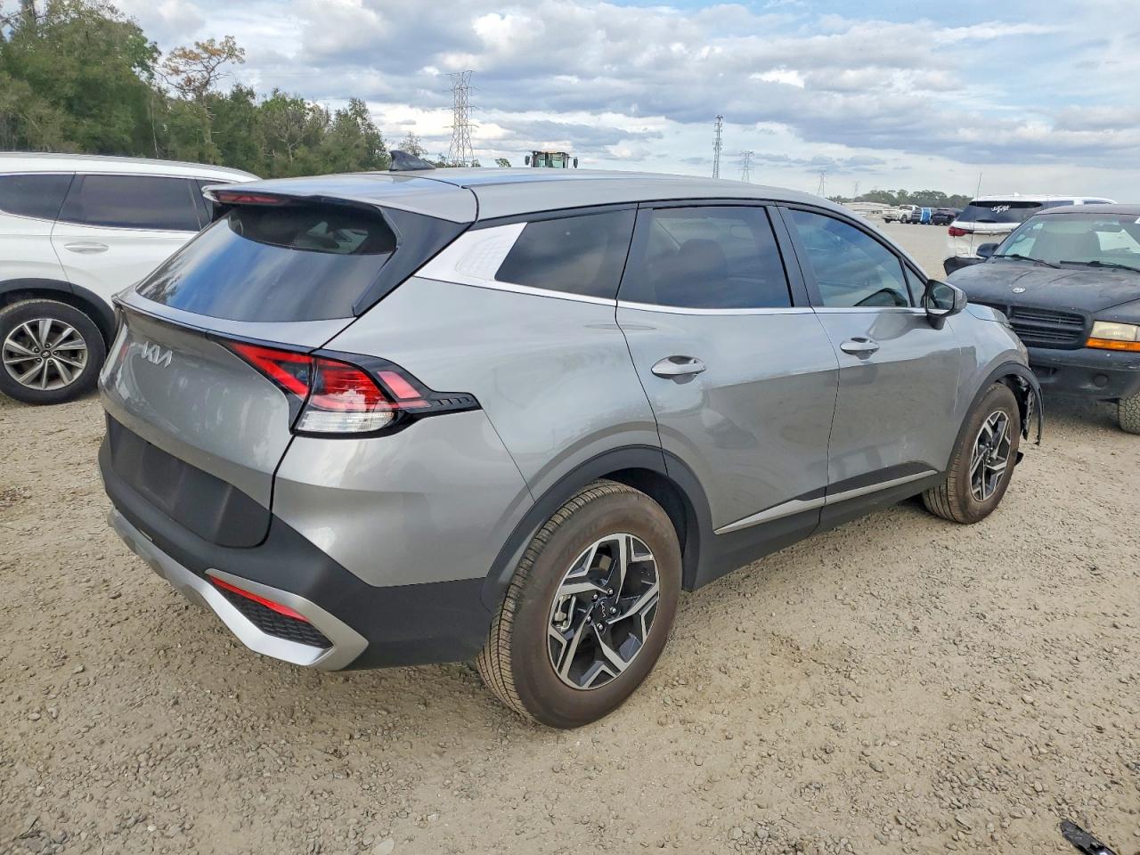 2025 KIA SPORTAGE LX photo 5