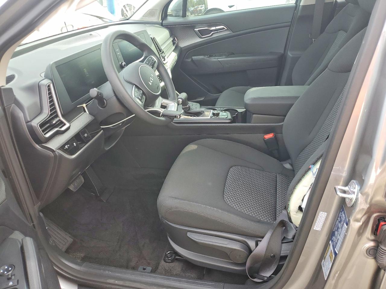 2025 KIA SPORTAGE LX photo 13