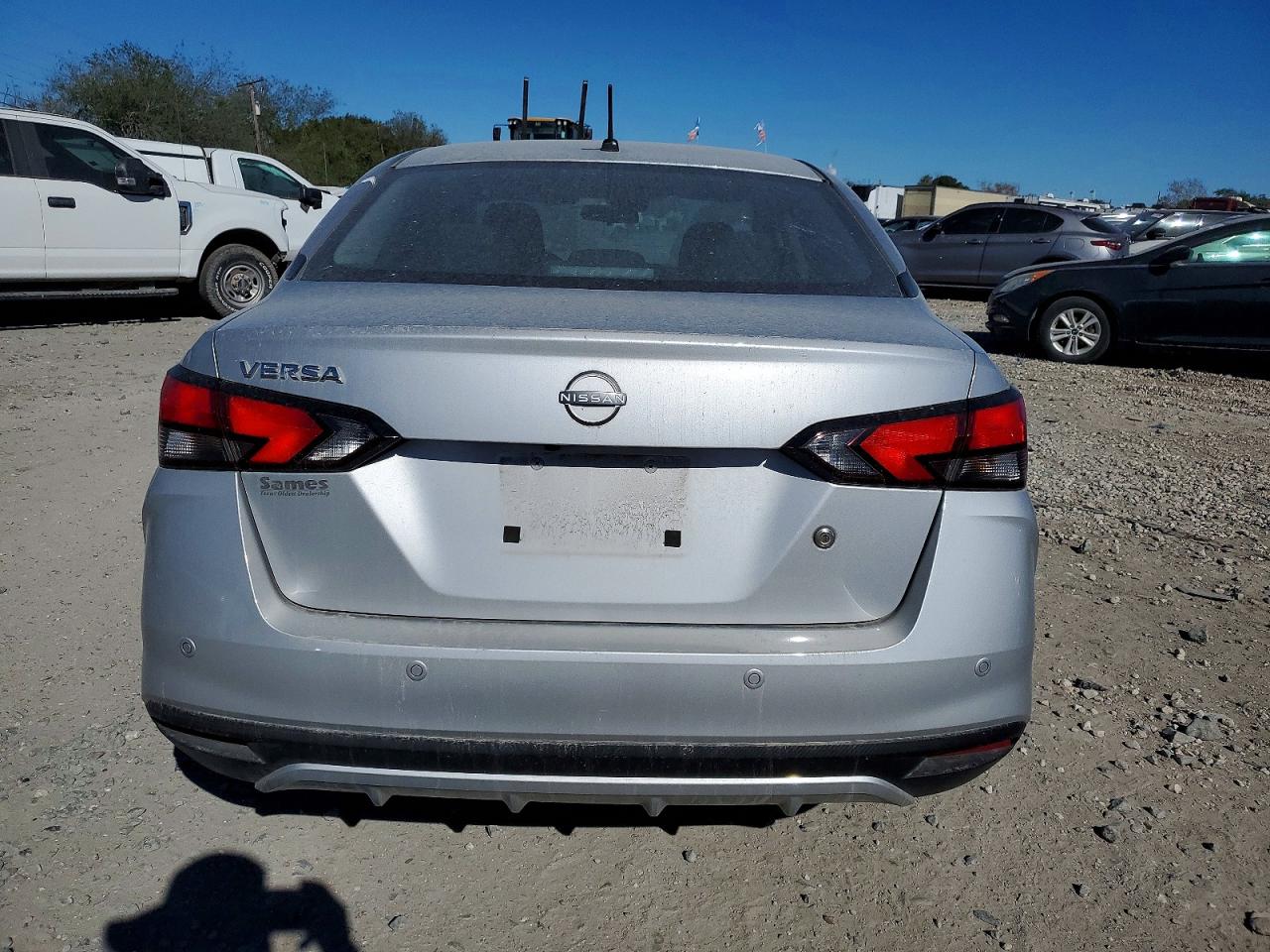 2024 NISSAN VERSA S photo 5