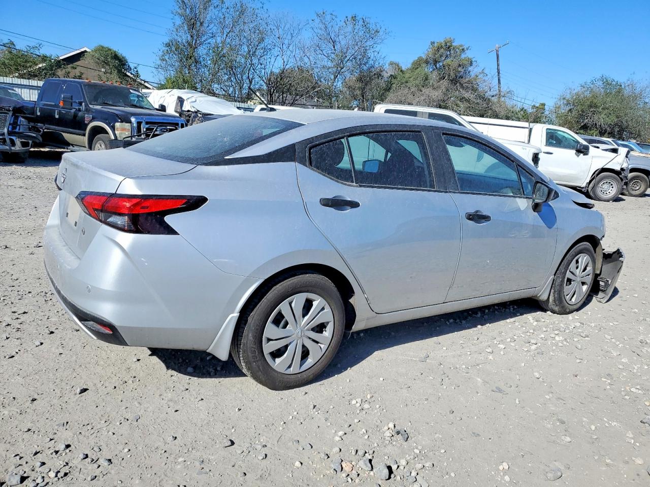 2024 NISSAN VERSA S photo 3