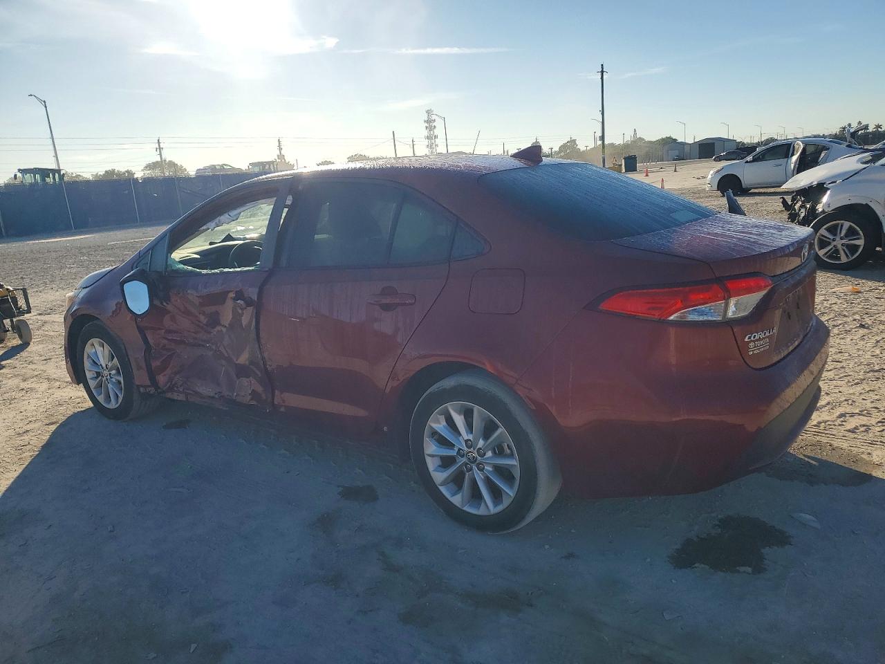 2022 TOYOTA COROLLA LE photo 3