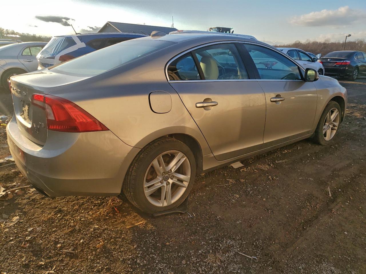 2014 VOLVO S60 T5 photo 3