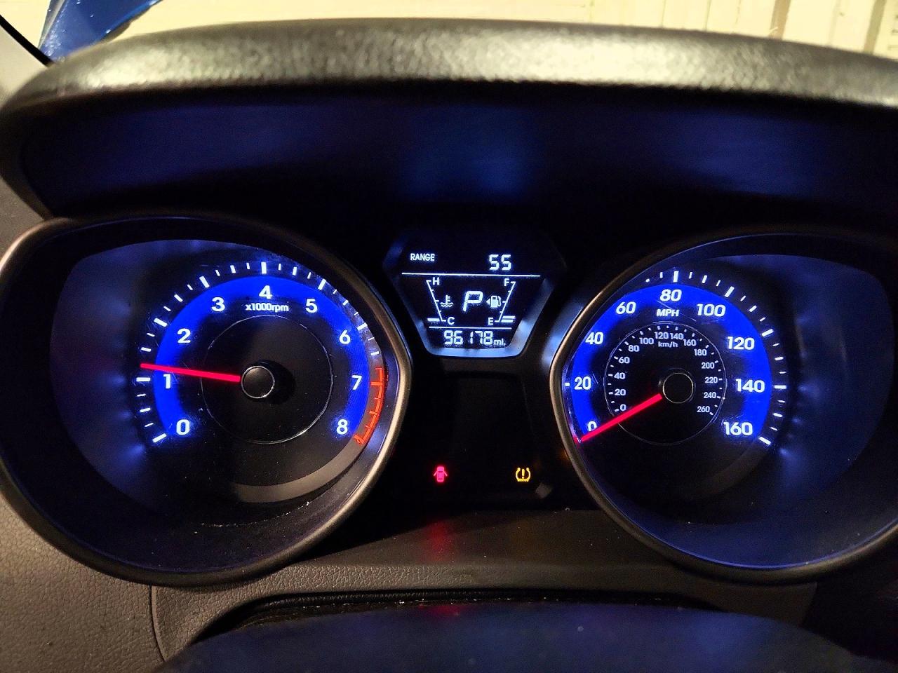 2016 HYUNDAI ELANTRA SE photo 9