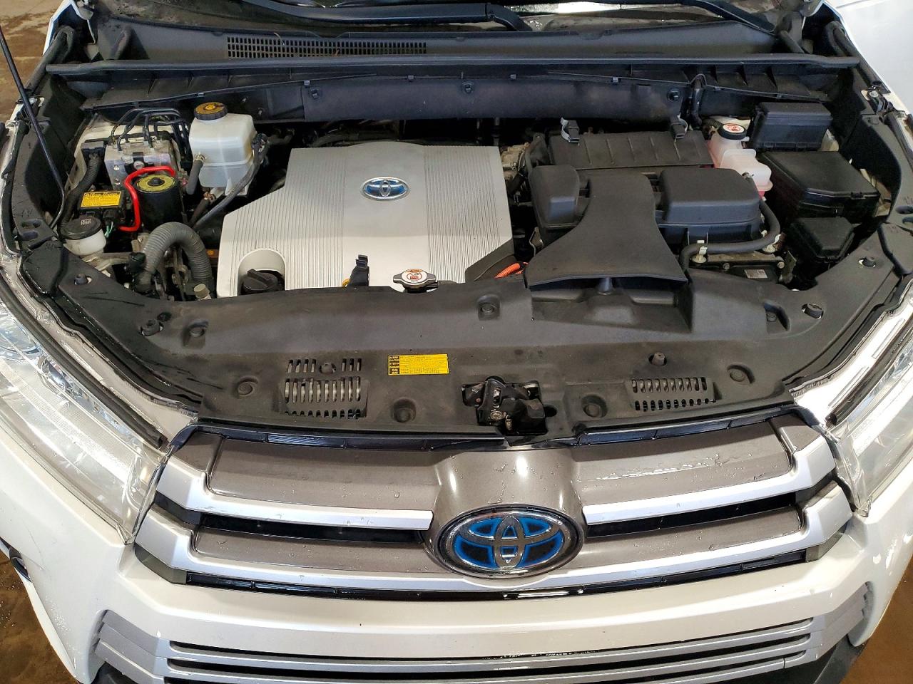 2018 TOYOTA HIGHLANDER HYBRID photo 12