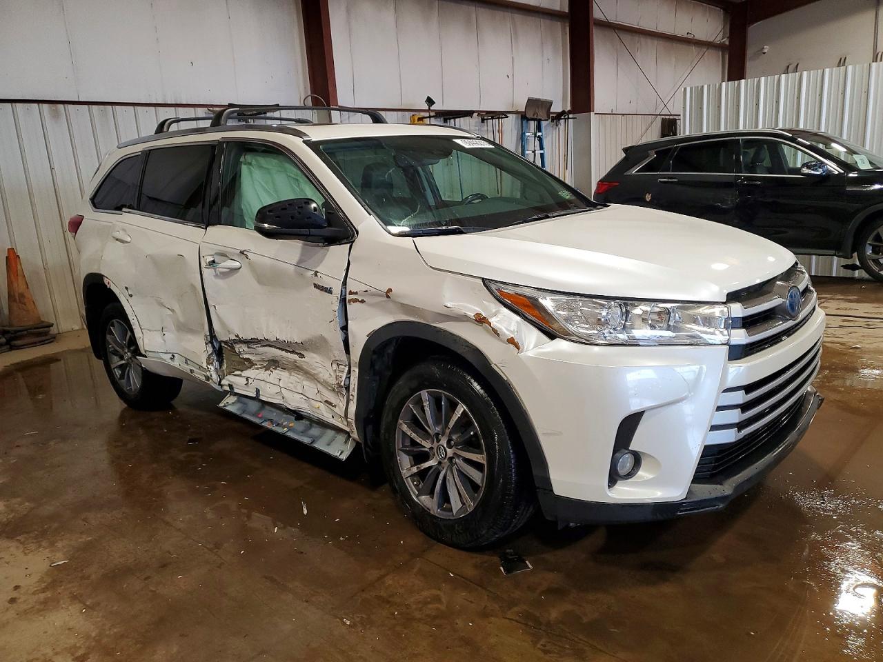 2018 TOYOTA HIGHLANDER HYBRID photo 4
