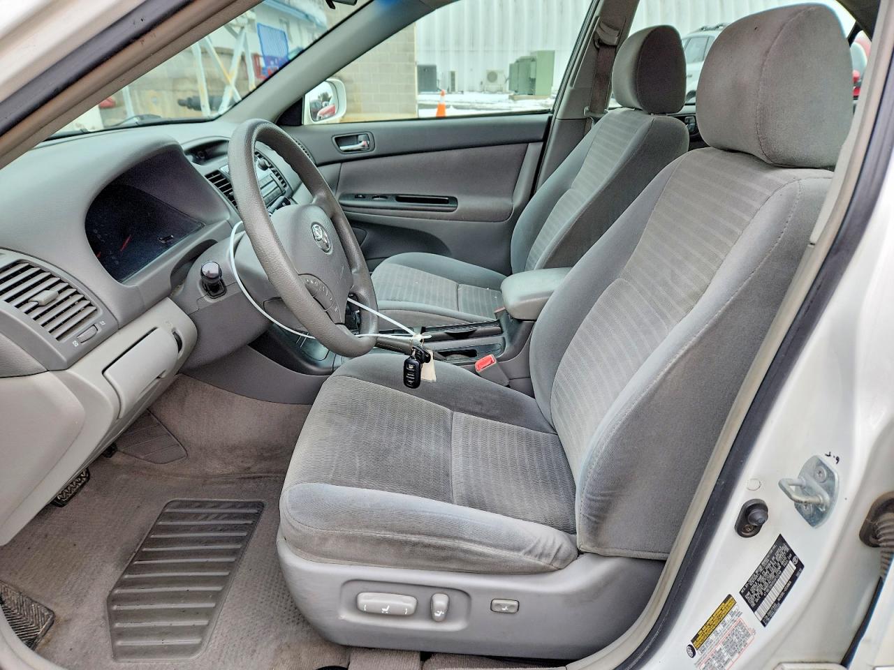 2005 TOYOTA CAMRY LE photo 7