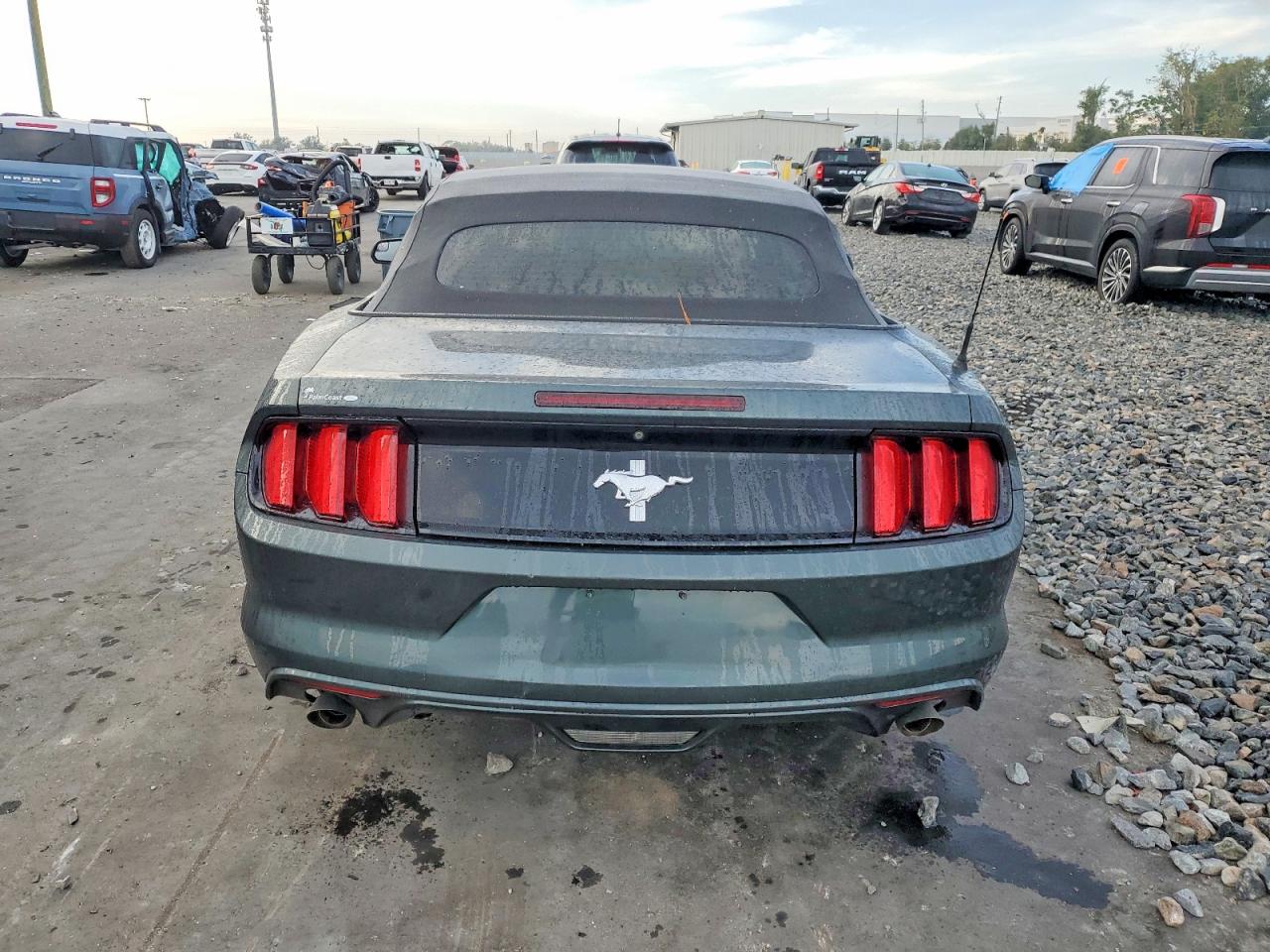 2015 FORD MUSTANG photo 6