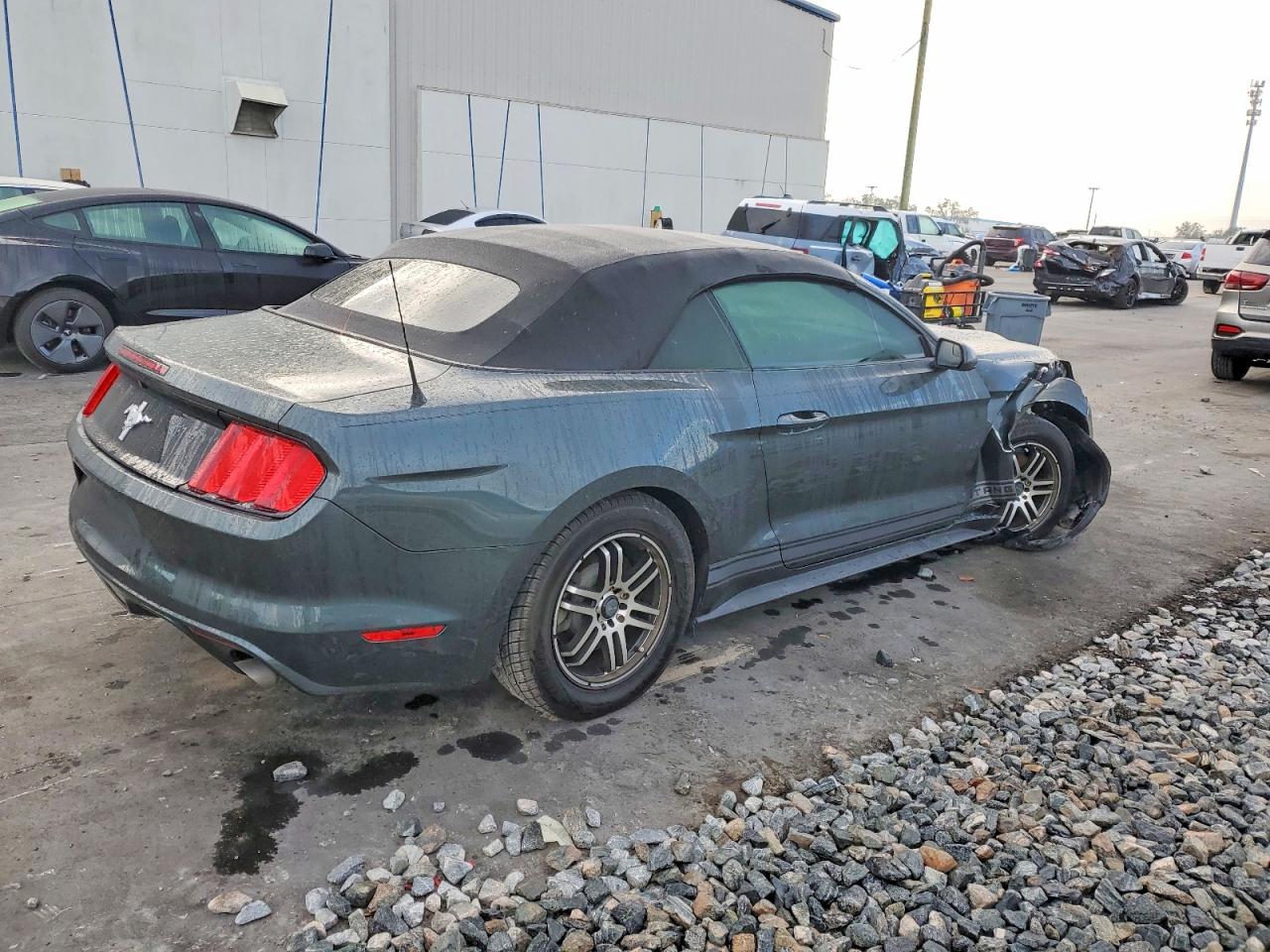 2015 FORD MUSTANG photo 3