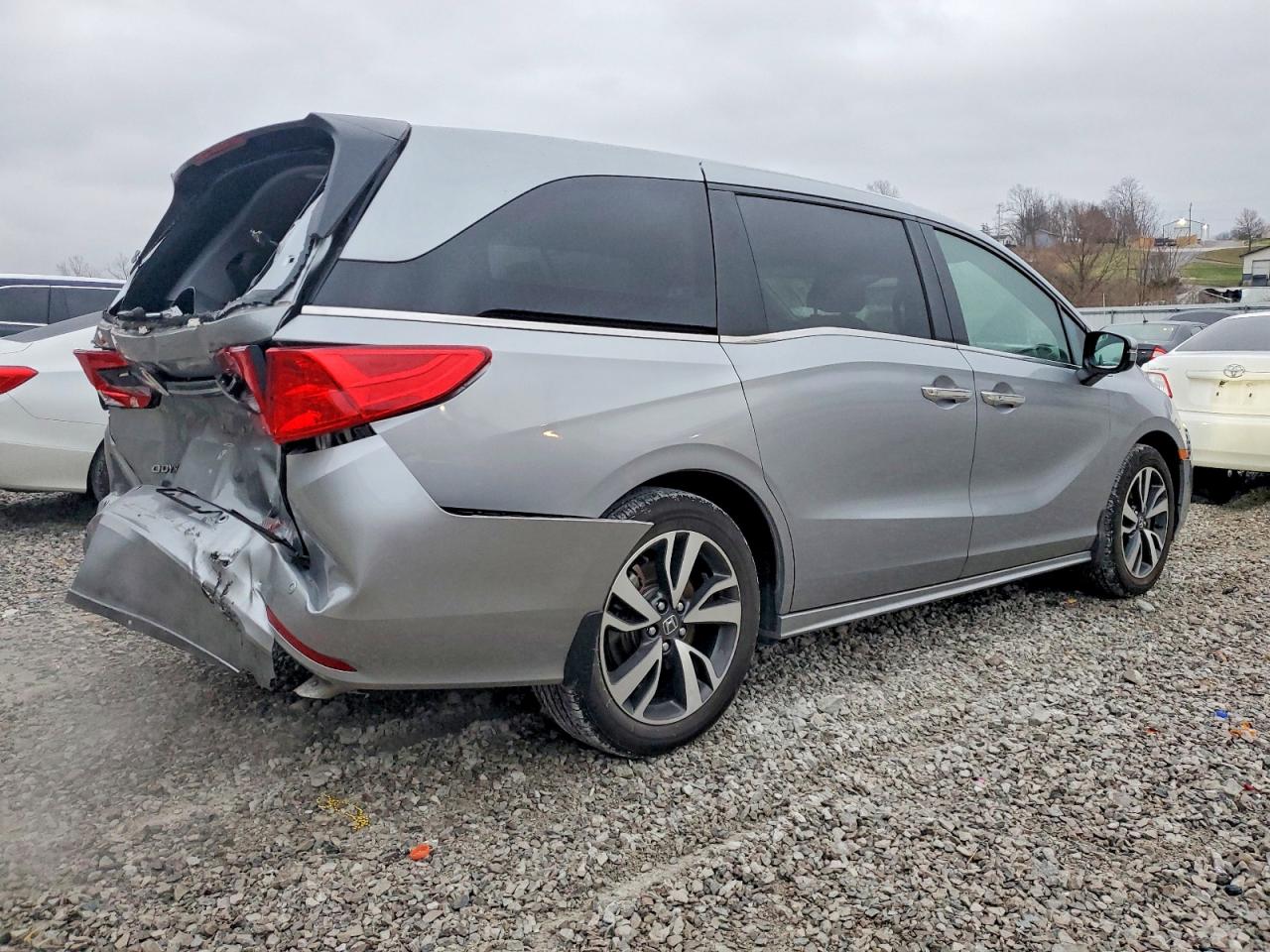 2024 HONDA ODYSSEY TOURING photo 3