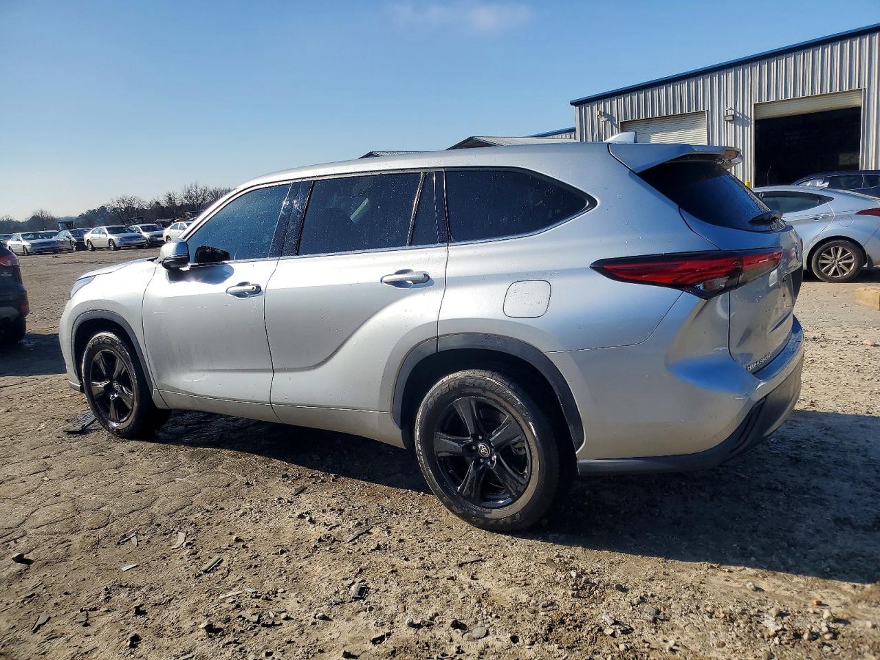 2021 TOYOTA HIGHLANDER L photo 2