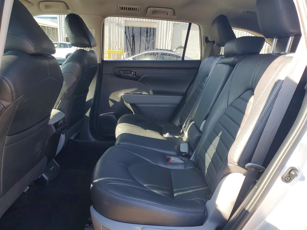 2021 TOYOTA HIGHLANDER L photo 10