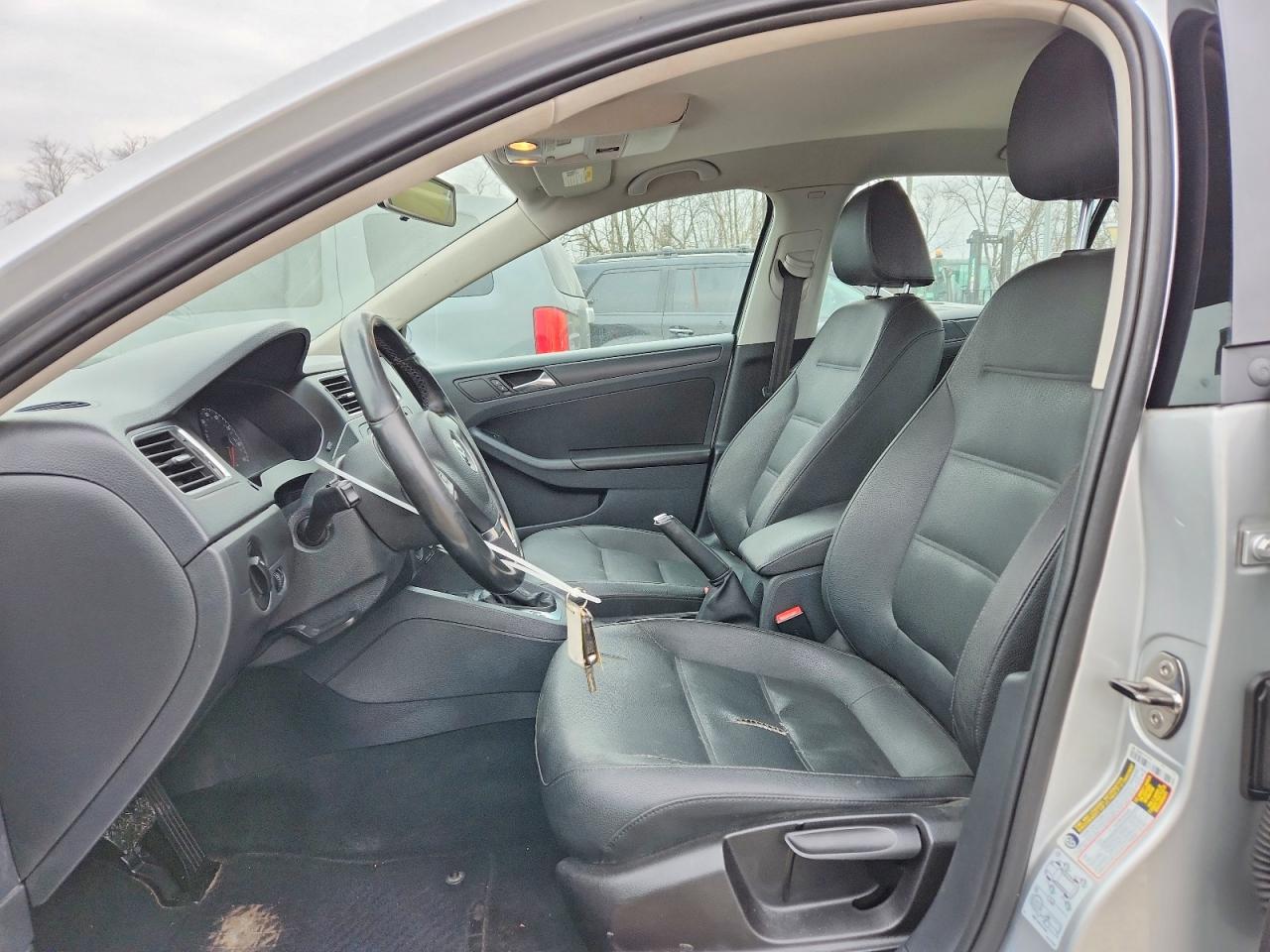2011 VOLKSWAGEN JETTA SE photo 7