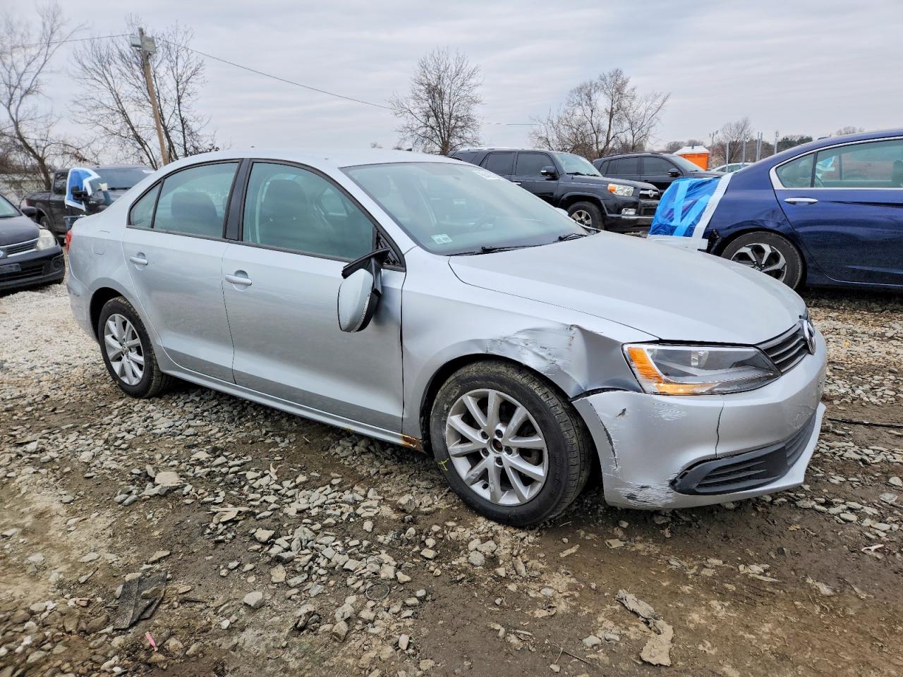 2011 VOLKSWAGEN JETTA SE photo 4