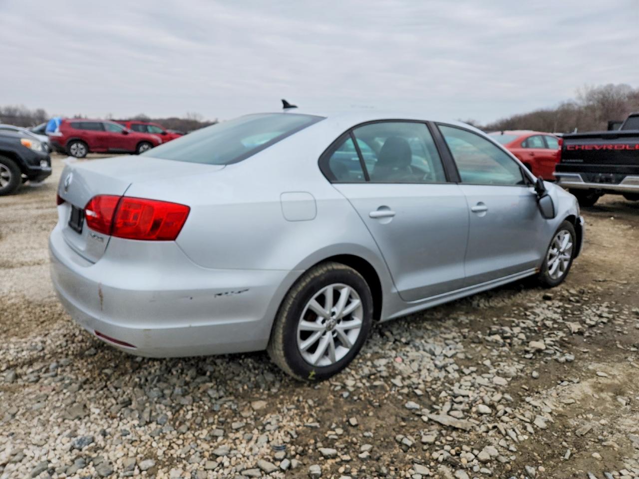 2011 VOLKSWAGEN JETTA SE photo 3