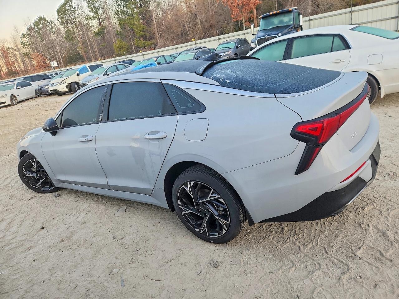 2025 KIA K5 photo 2