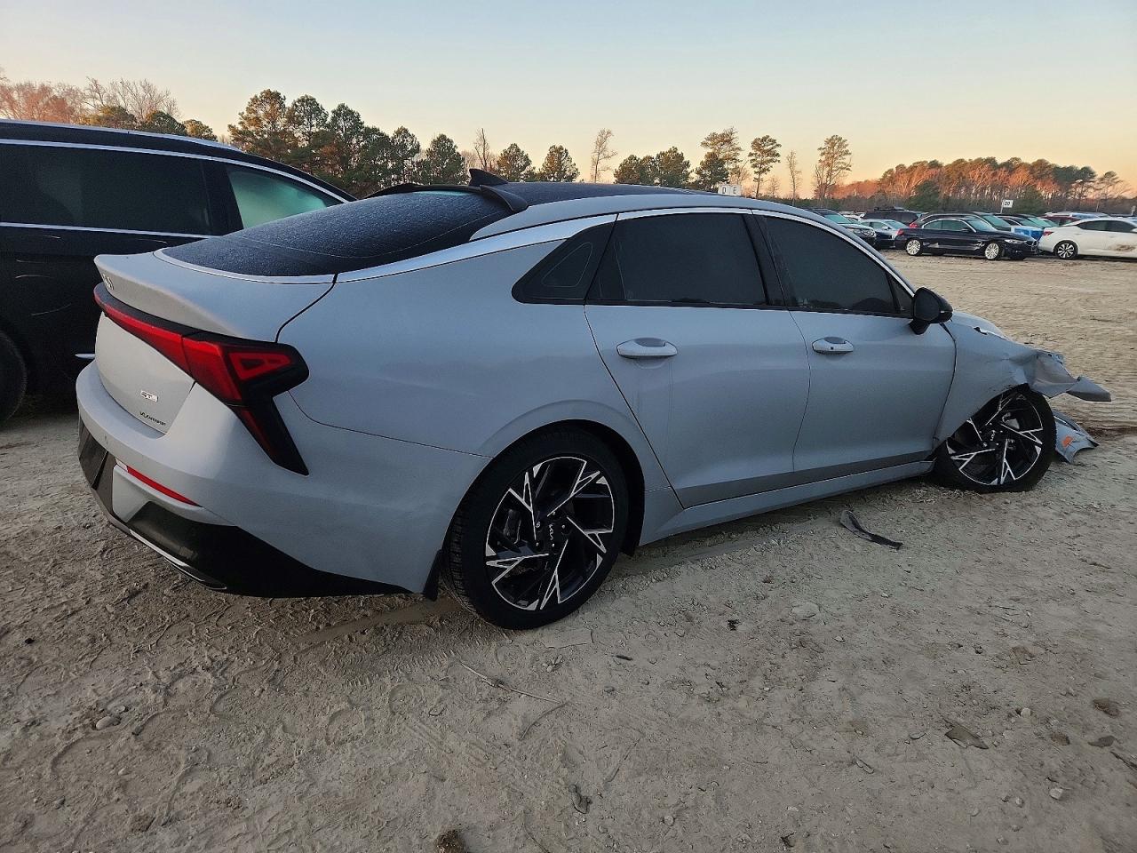 2025 KIA K5 photo 3