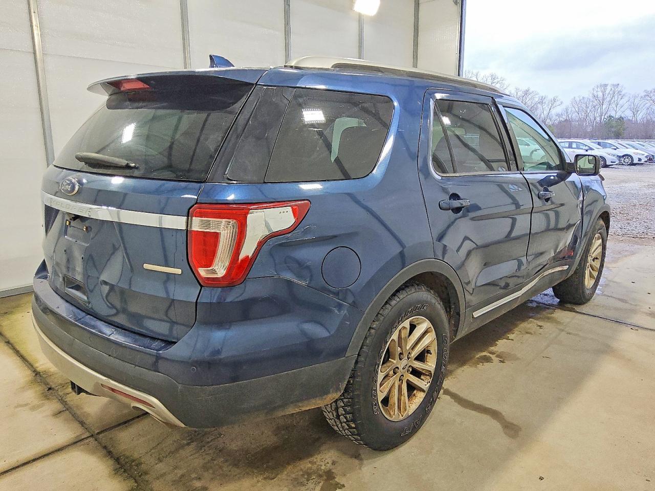 2016 FORD EXPLORER XLT photo 3