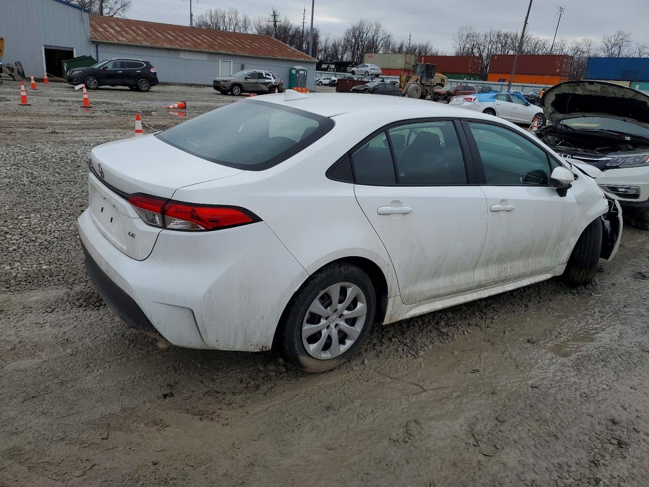 2024 TOYOTA COROLLA LE photo 3