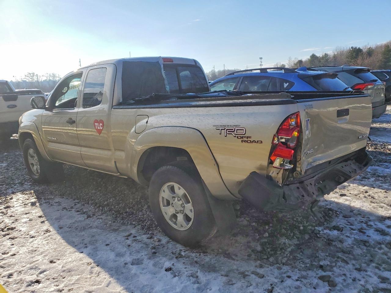 2006 TOYOTA TACOMA photo 2