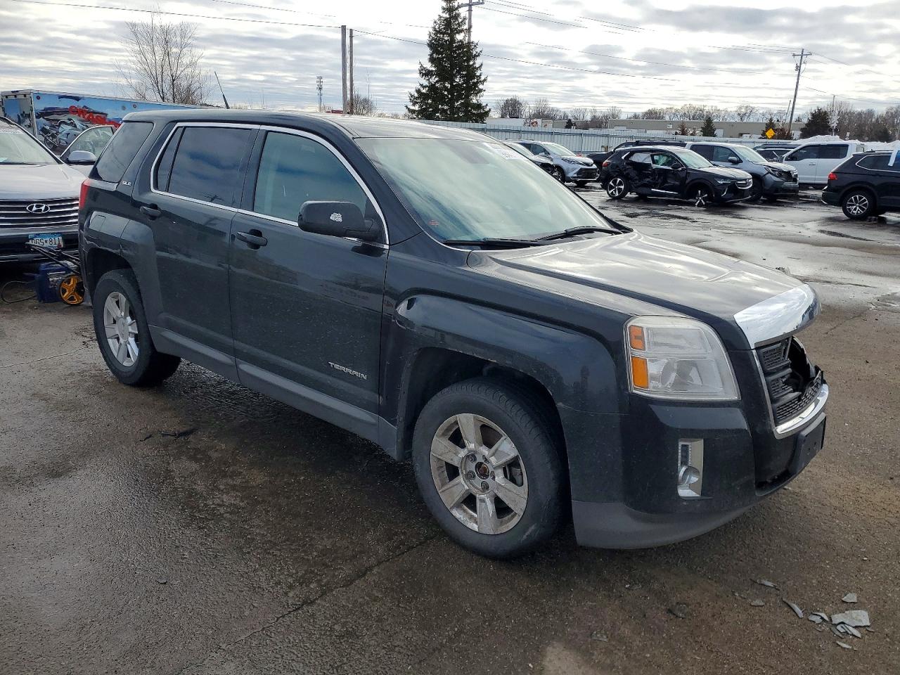 2012 GMC TERRAIN SLE photo 4