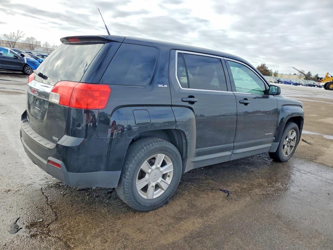 2012 GMC TERRAIN SLE photo 3