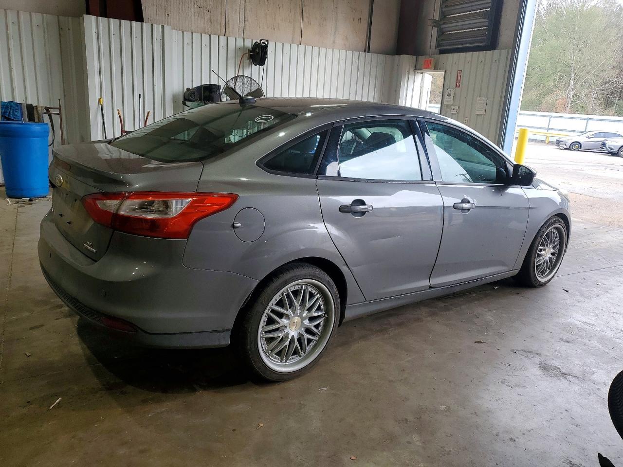 2013 FORD FOCUS SE photo 3