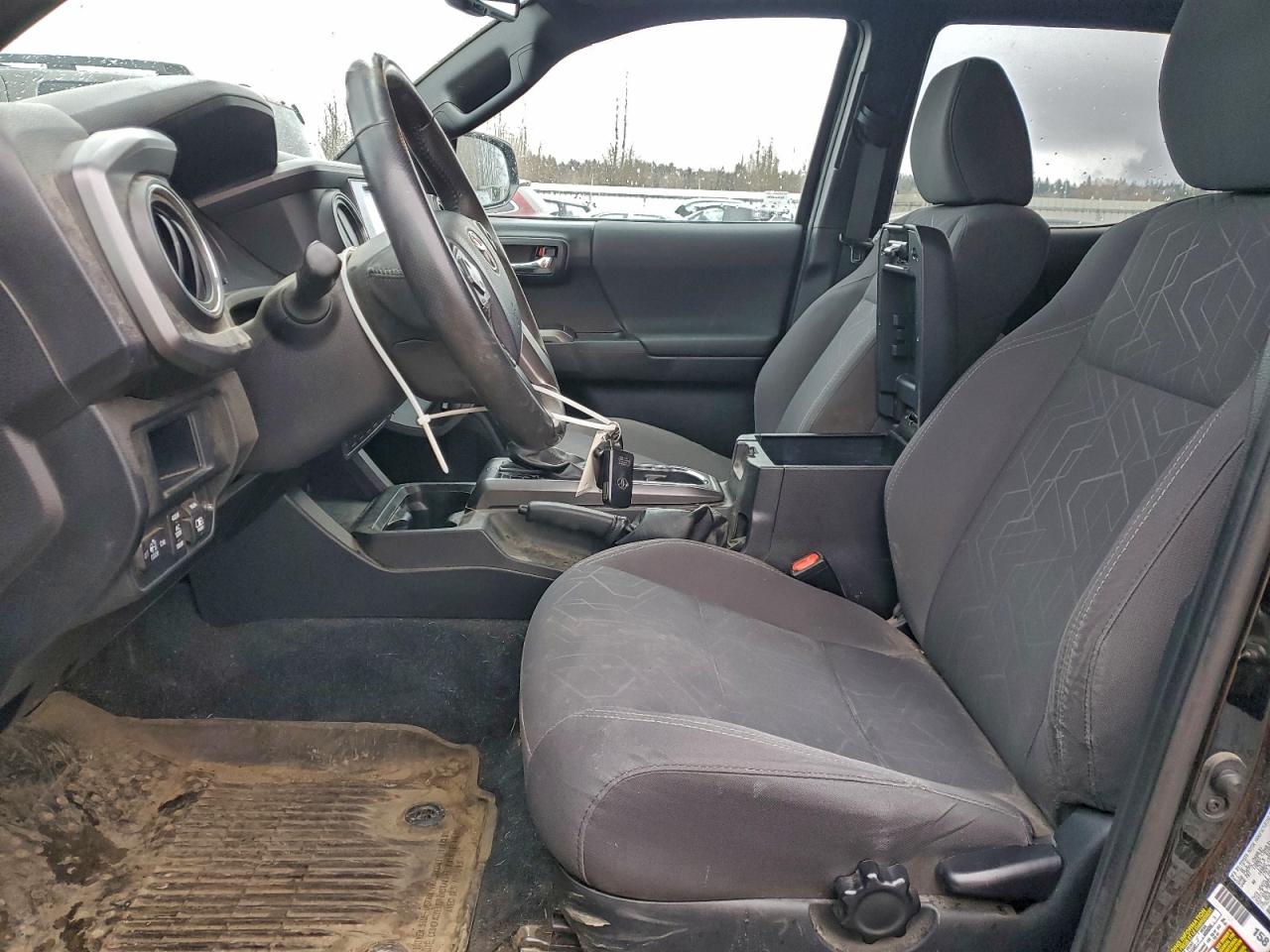 2017 TOYOTA TACOMA DOUBLE CAB photo 13
