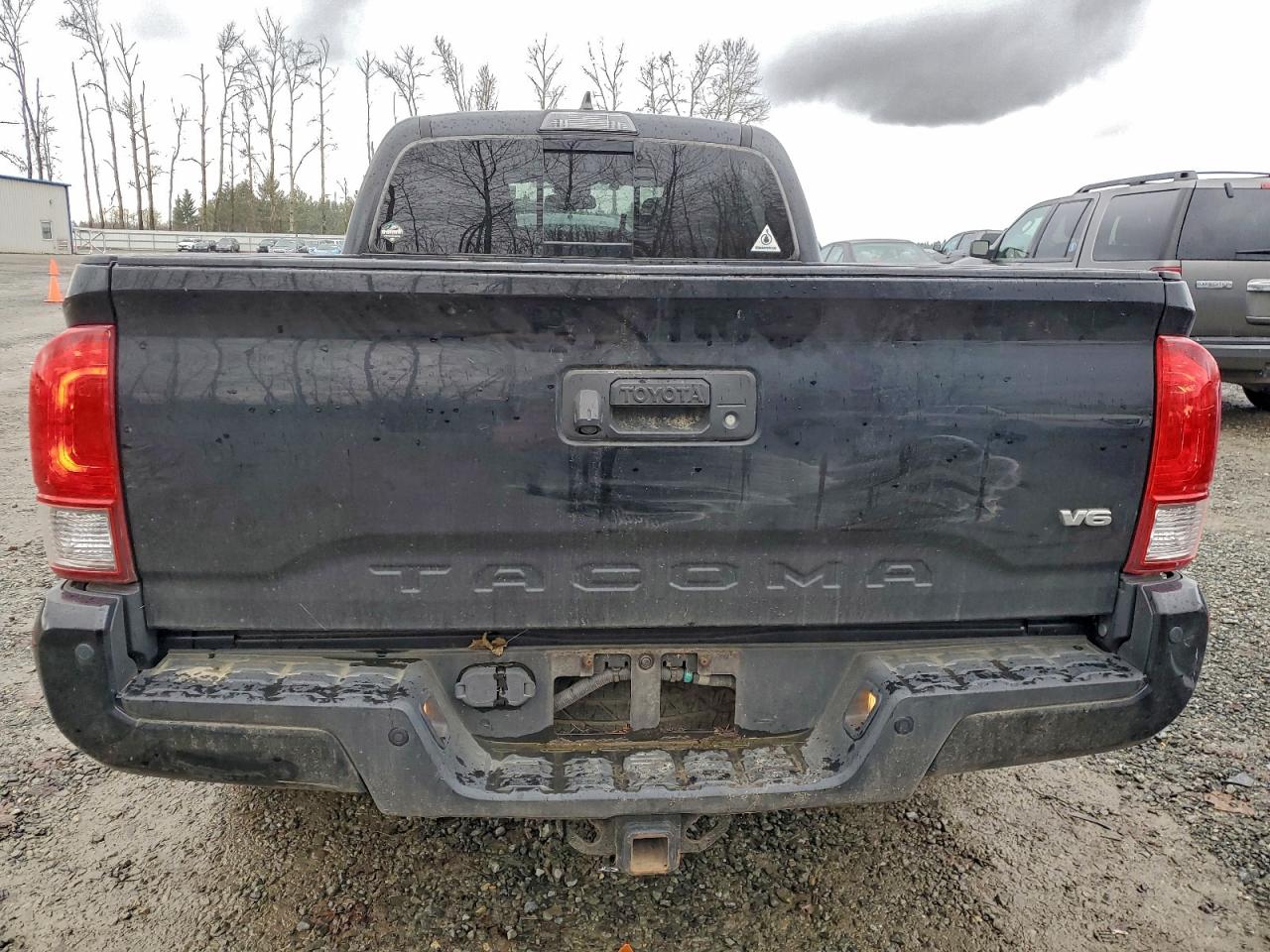 2017 TOYOTA TACOMA DOUBLE CAB photo 11