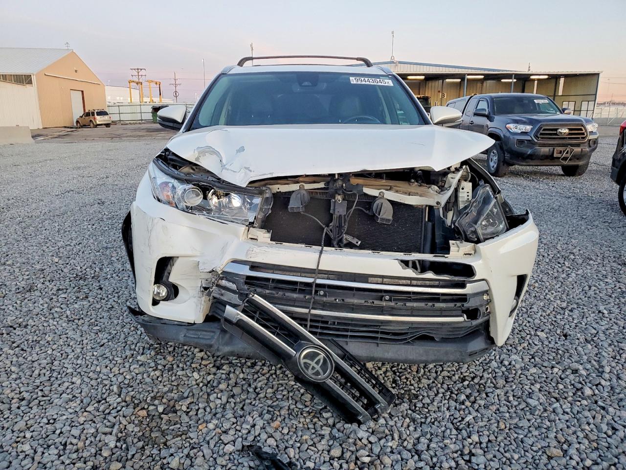 2017 TOYOTA HIGHLANDER LIMITED photo 9