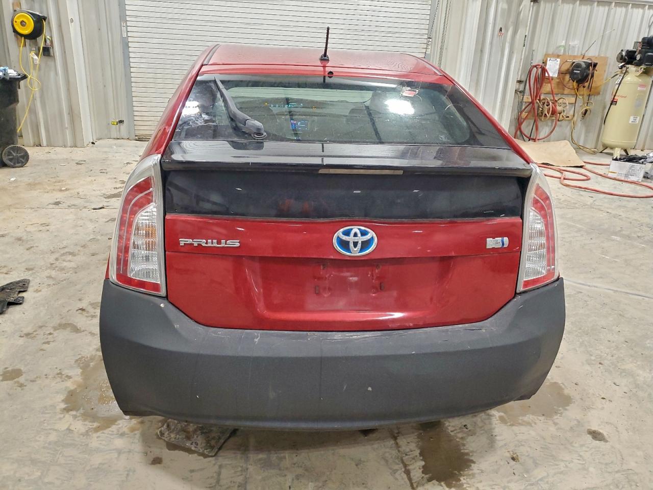 2014 TOYOTA PRIUS photo 6