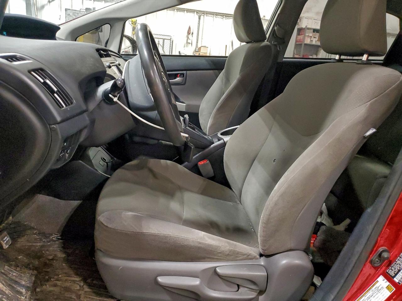 2014 TOYOTA PRIUS photo 7