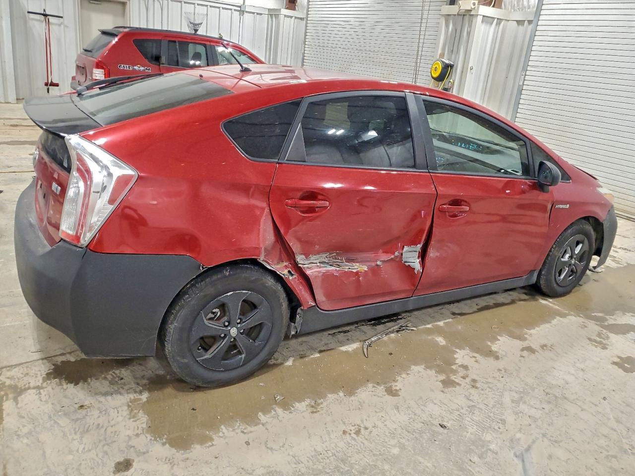2014 TOYOTA PRIUS photo 3