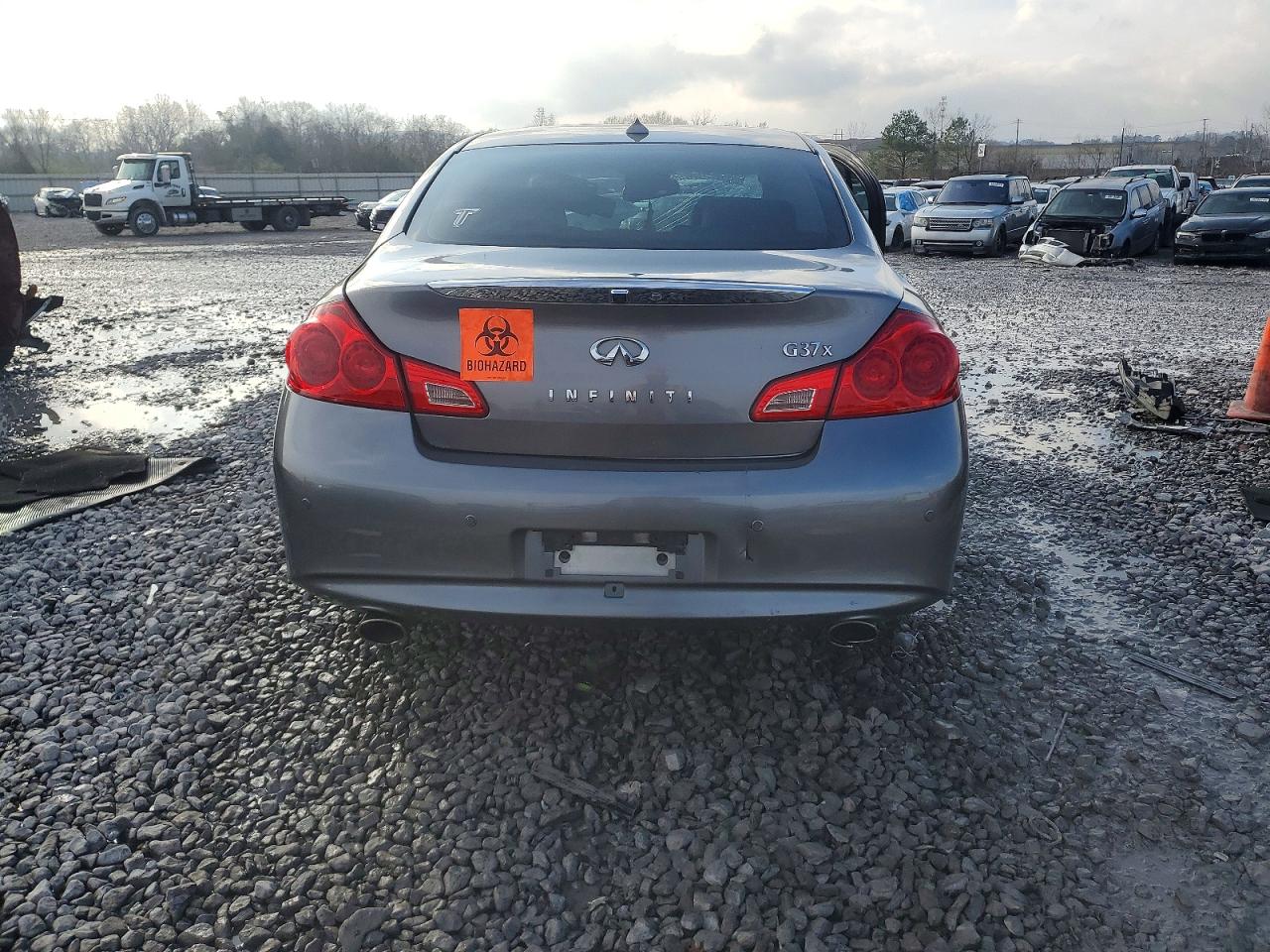 2013 INFINITI G37 photo 6