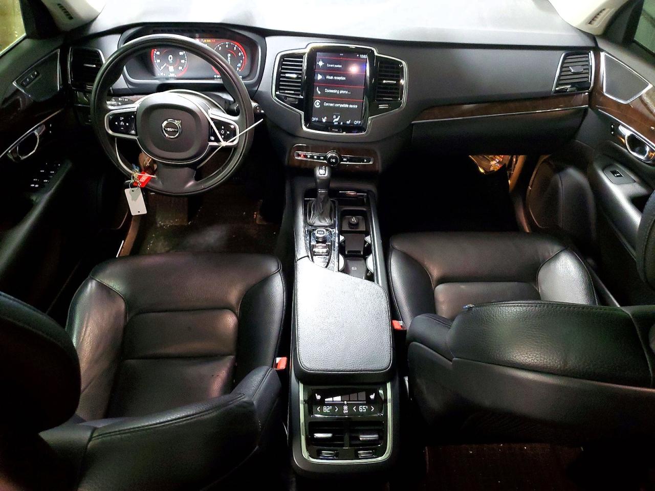 2016 VOLVO XC90 T6 photo 8
