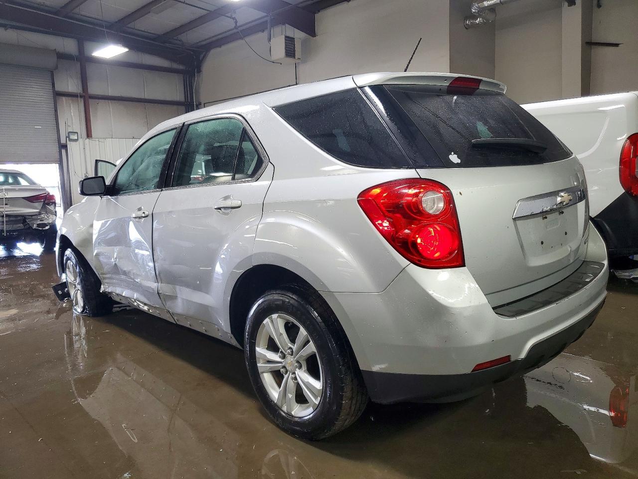 2014 CHEVROLET EQUINOX LS photo 2