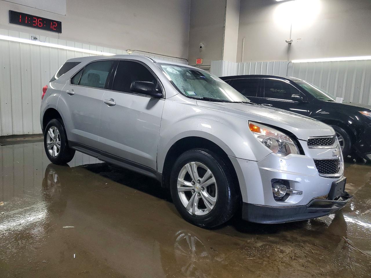 2014 CHEVROLET EQUINOX LS photo 4