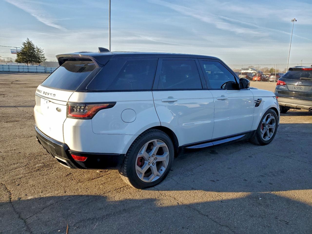2019 LAND ROVER RANGE ROVER SPORT HSE photo 3